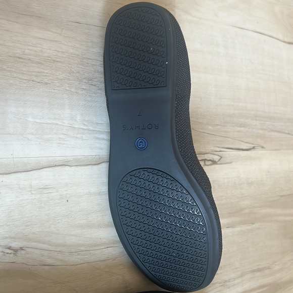 NWOB Rothy’s round toe knitted slip ons woman’s size 7 - Picture 2 of 6